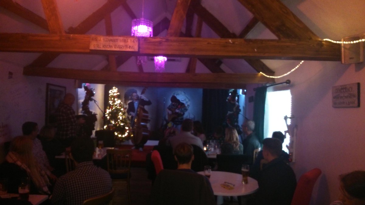Sunday sessions <a href="/Tallulhas/">Tallulah's wine bar</a> amazing talent #Bedale #livemusic