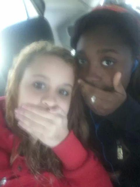 beatifulnunique's tweet image. Me n the bestie