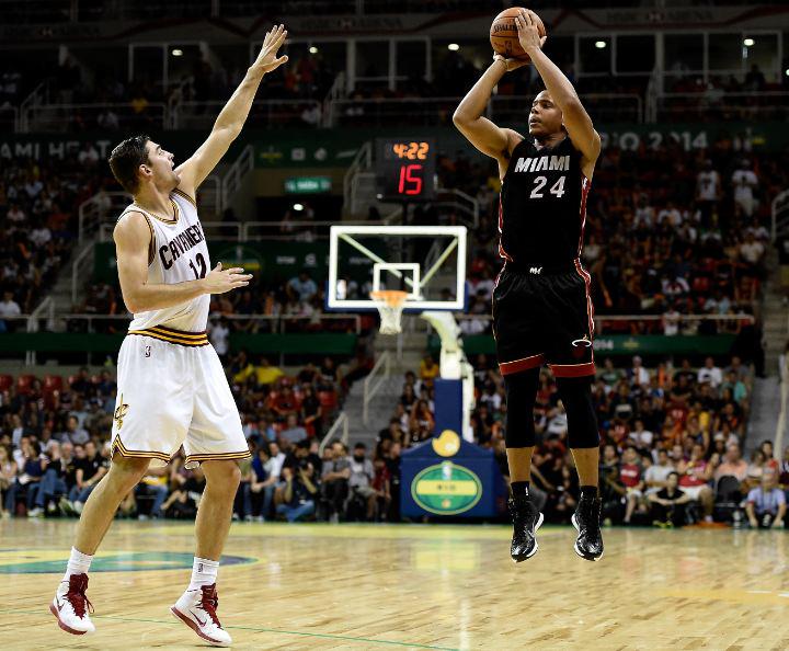nbagleague's tweet photo. .@MiamiHeat rook @dre_dawkins HEATS UP! 42pts, including 12 3's (1 off League record). WATCH: http://t.co/jwKGAt1Cic http://t.co/qye1IemSrY