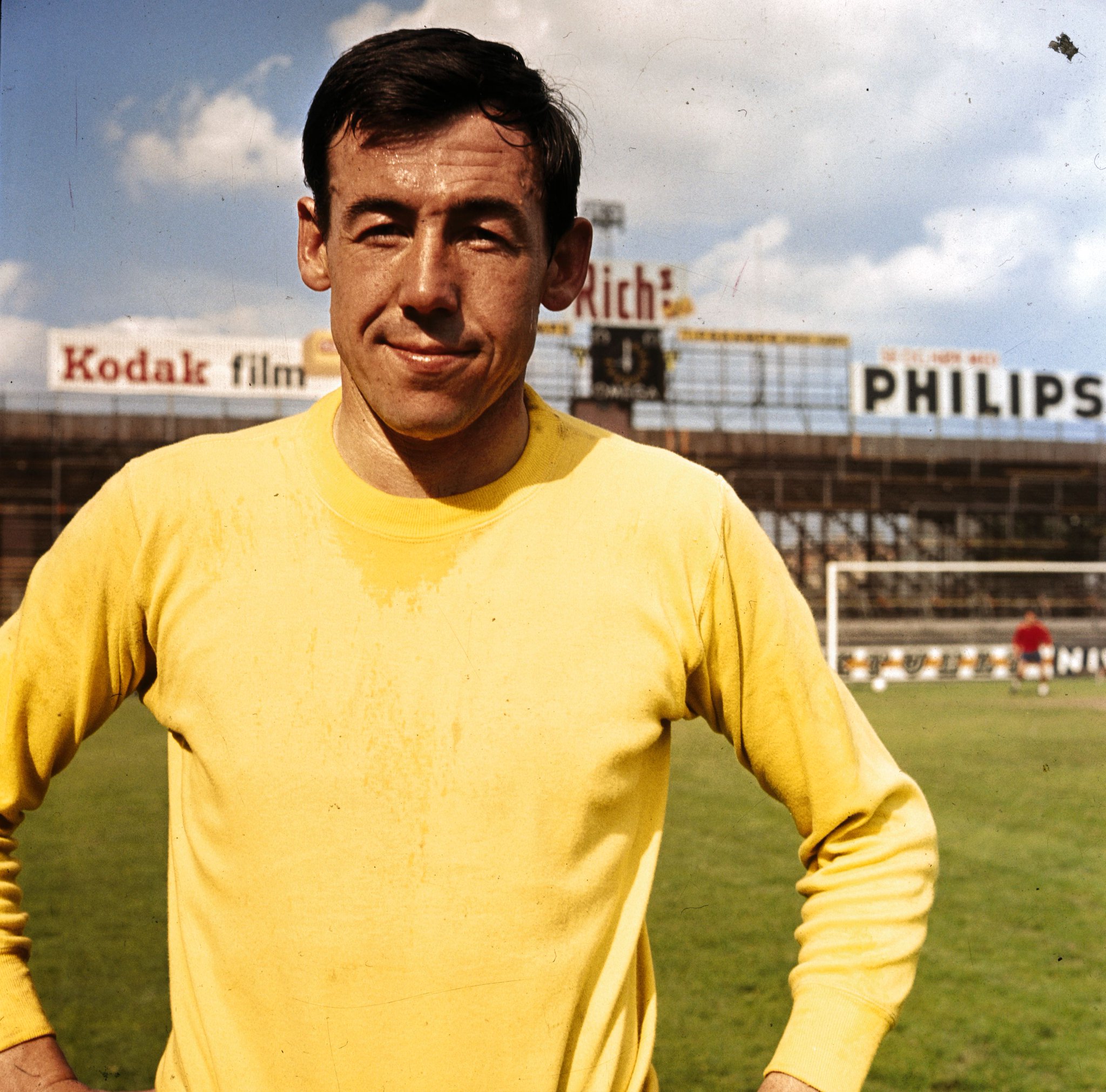 Happy birthday Gordon Banks, a winner & legend, who turns 77 today
 