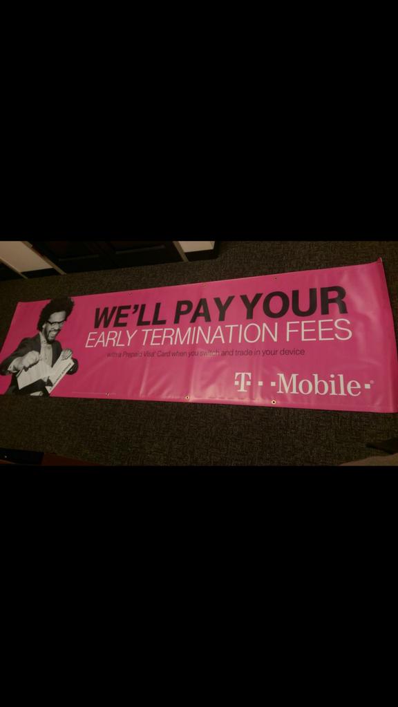 BerwynKnights's tweet photo. 20 minutes until #ShowTime. Come down and pay us a visit today!!!! #BreakFree from your contract!!! http://t.co/Qz8cCkGHK5