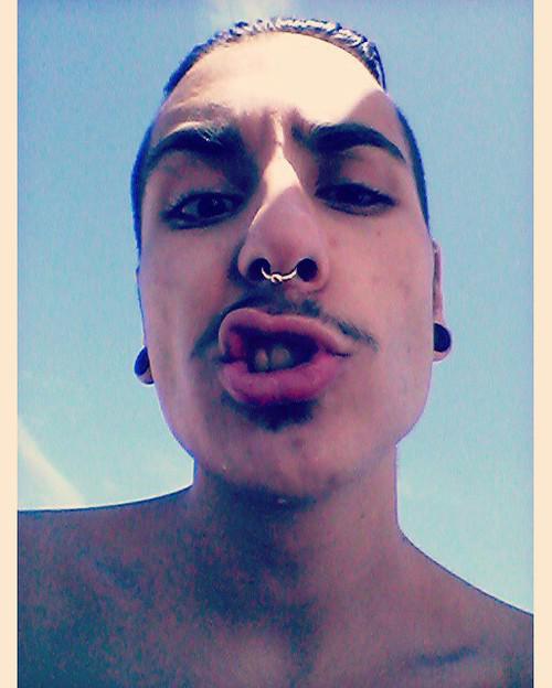 madhgdr's tweet photo. ''Like a sayonara to the world,, — http://t.co/GJYq5jCMpF