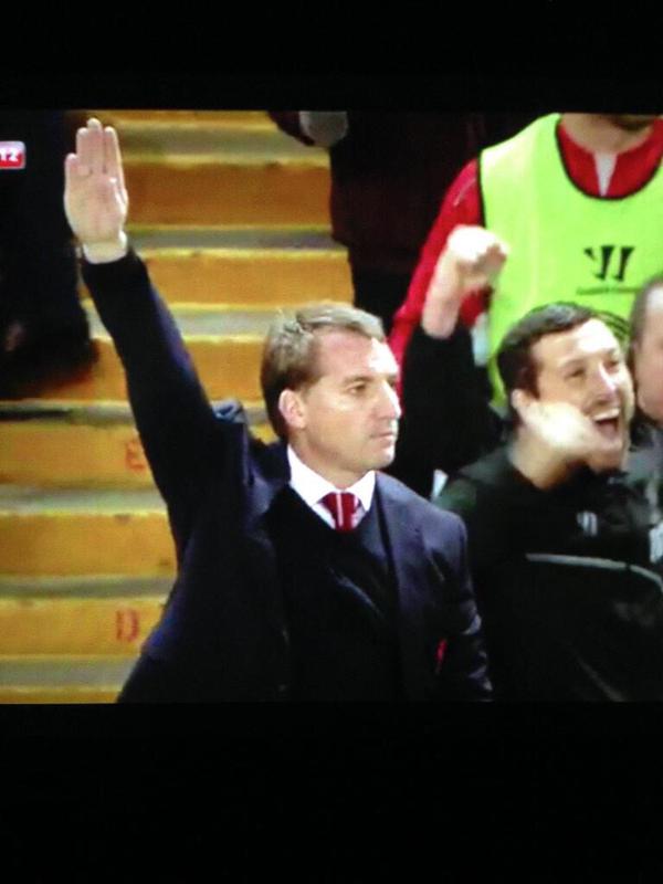 1886Artekkers's tweet photo. Shocking Hitler salute from Rodgers http://t.co/Lt4Yb9pS6K
