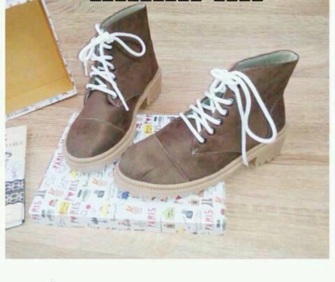 SepaTuit's tweet photo. sepatu boott ecer 150rb. grosir 120rb/6pcs. Reseller dropshiper welcome.order 28061242 | 089668359006 iG: sepatuit http://t.co/6V6d0djfHa