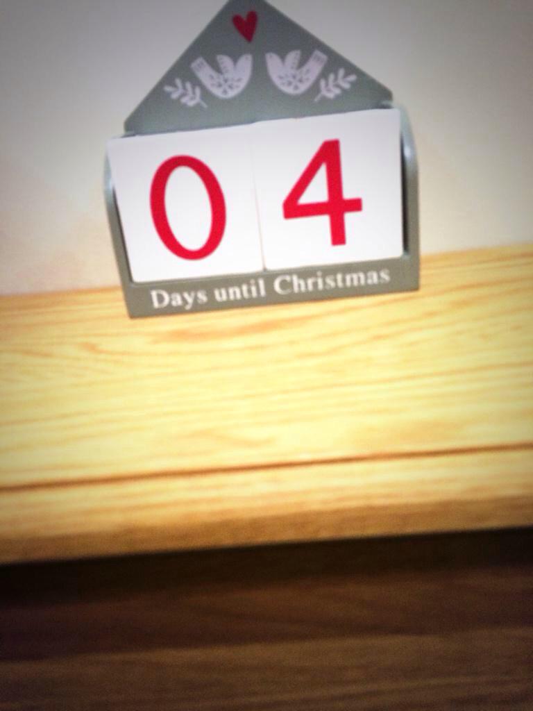 FeroneDalyUK's tweet photo. Not long left 😜 http://t.co/oh30Iecb9A