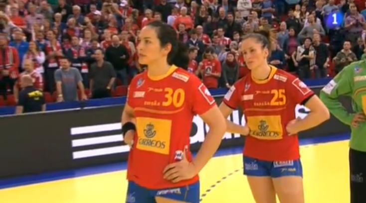 teledeporte's tweet photo. A pesar del resultado, vosotras NUESTRAS GUERRERAS ya sois enormes. ¡Sólo podemos daros las GRACIAS una y otra vez! http://t.co/addLGvI6is