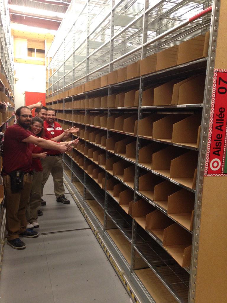 mjbelkna's tweet photo. 3644 going empty in soft lines light duty!@KJinspire @Holbrow2 #prairiepride #kprocks http://t.co/3U3OLIWjMN