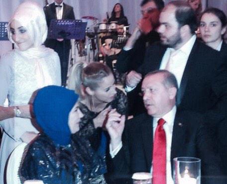 @niranunsal "DİK DUR EĞİLME" 
@RT_Erdogan seninle!!! Yeni Türkiye'de sanat anlayışı değişiyor!!! 💣🎶💣🎶💣