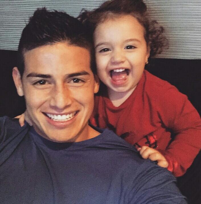 Aya on X: "“@RmadridInfo: Pic: James Rodríguez and his Daughter, Salome http://t.co/qiT5p5uGy6” 😍😍😍😍😍😍😍😍" / X