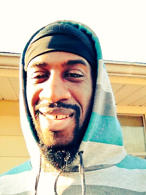 GDSNMikel_9's tweet photo. Happy Holidays Fam @UncleSmacks  @XenobiaTen #PremiumFamilia #WaeSau #ForDaSmokers #LightOne #SparkHeam http://t.co/L0A5hlHtXD