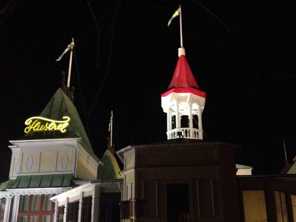 LarsAmreus's tweet photo. God Jul #Uppsala #Flustret http://t.co/1R82hb5MIY