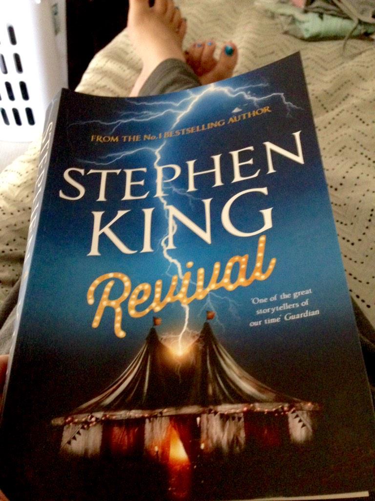 HMCWrite's tweet photo. @HMCWrite: The best kind of way to put your feet up #horrorplease @StephenKing http://t.co/Qoi6ayJSFL