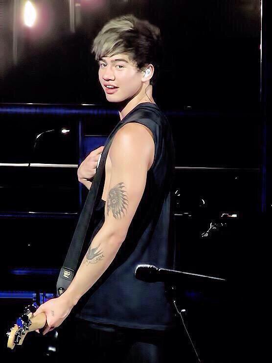 yo, i'm calum and i like the bass, alcohol, and disney movies retweet for me?