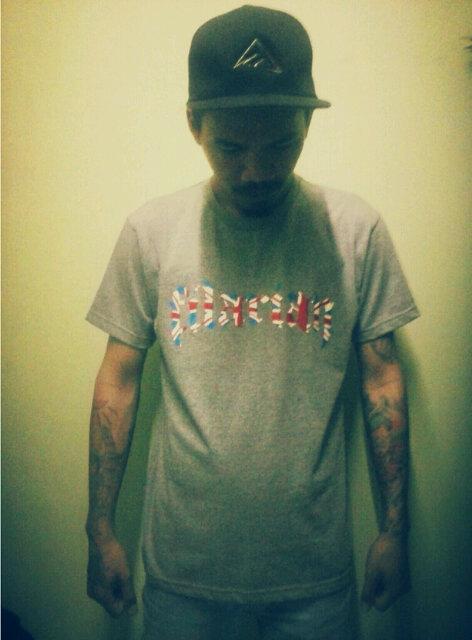 Destandayu04's tweet photo. T-shirt FilariaN america (M-L) IDR: 100.000rbu • No: 089501708496/Pin: 30C6C342 http://t.co/ACX653S8Ul