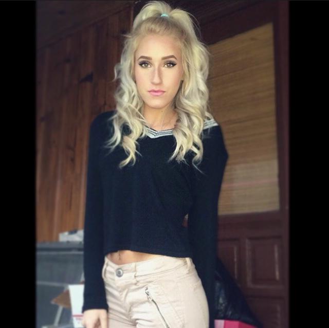 IndianaDimes's tweet photo. Everyone go check out the gorgeous @kaycronk, sexiest little thing i ever did see 😍😏 #AbsoluteDime #BabesOfIndiana http://t.co/jUSMIFjJA4