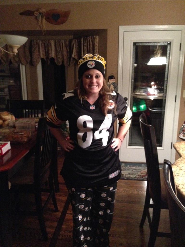 KaySnavley's tweet photo. Almost game time!!! Go Steelers!! #AB #BeatTheBengals #SteelersNation @AntonioBrown84 @steelers http://t.co/ZGm8zwHLMS