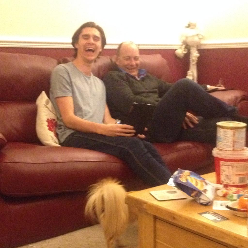 GeorgeTunni's tweet photo. @DanSmithy16 someone had a ๐บ๐ป๐ธ๐น๐ท last night #lookatthatbarnet http://t.co/kXun0RlDVO