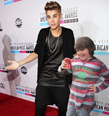 wighlauhngoughs's tweet image. @adidasNEOLabel @justinbieber Cheeky pic of a younger self #NEOlieberswag