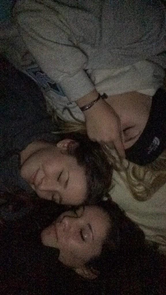 nita_alexis's tweet photo. if anyone wanted a hot picture of emma/if you wanted to know what we did last night #notyouraveragesleepover🌾 http://t.co/VpbQX6cGuT