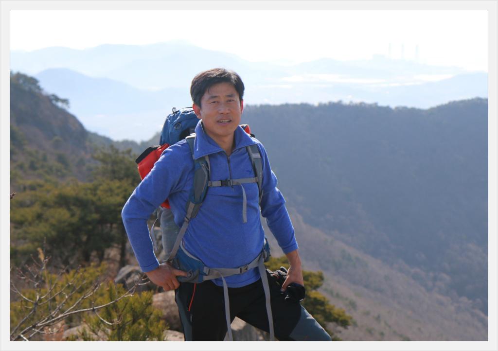 cjm21ok's tweet photo. 겨울이지만 포근한 날씨속에 다녀온 2014년 마무리 산행~
또 한 해가 저물어 갑니다.
연말 행복하게 마무리 하시고, 새해에는 더 큰 행복과 건강이 함께 하시길 
기원합니다.~! http://t.co/7UFAr8J9Wc