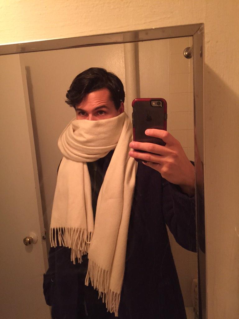 arzE's tweet image. They tried to have a larf at my scarf. They said it was a shawl. That wasn't true at all.