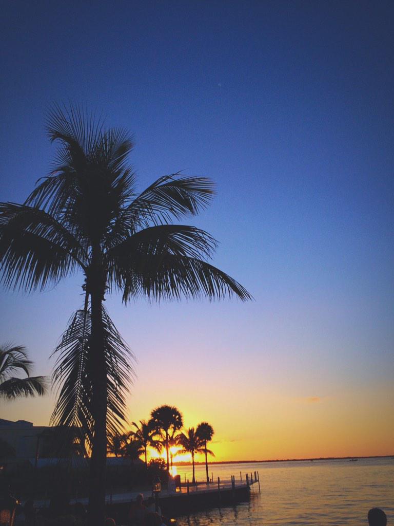 robles_monica's tweet photo. Keys sunsets> http://t.co/HGJSNEhiAS