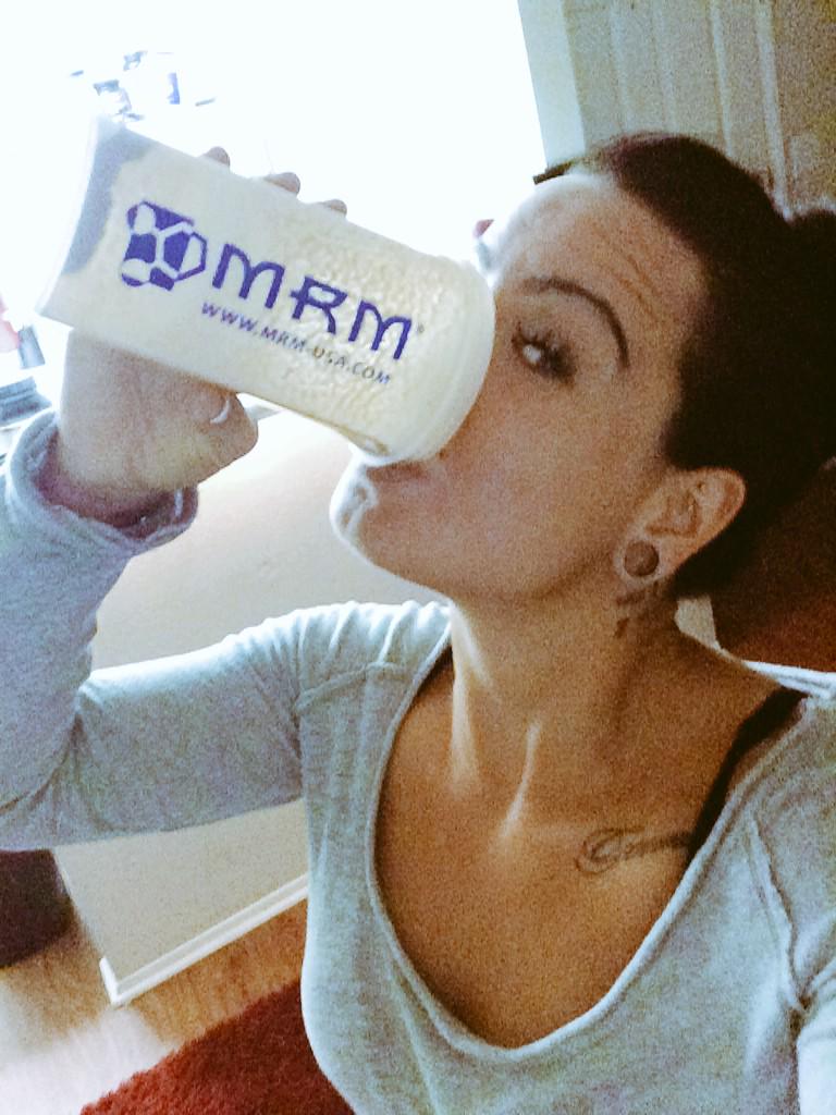 AshleeMMA's tweet photo. Almost out of my @mrm_usa sups!😱 U kno ur an athlete when ur afraid 2 run out of protein!😂💪 #FighterGirlProblems 👊 http://t.co/wpMEQYAbc5