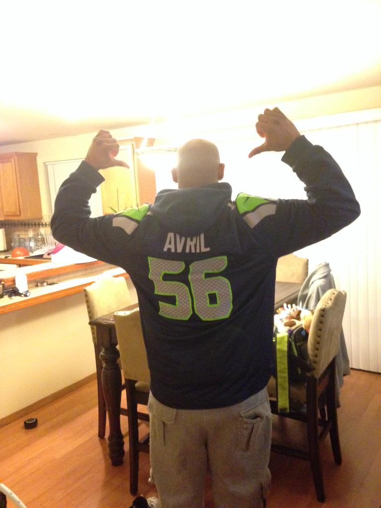 2_0_Six's tweet photo. @cliffavril you put in work! You know I had to cop it. Congrats on the win today. #bestedgerusher http://t.co/LqmpaY8jLh