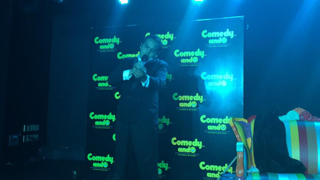 _josfrank's tweet photo. Interpretando "el triste" en @Comedyando anoche. http://t.co/qIMkE7Wabf