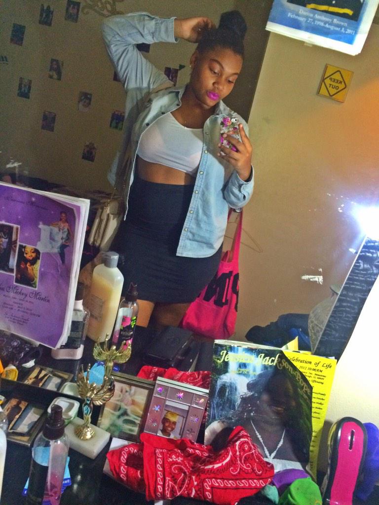 ArmaniJayyy's tweet photo. โ@KydSplash: Quote This With A Picture #SingleOnly ๐โ http://t.co/g6xE1chX46
