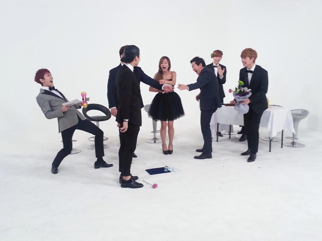 B5_wcO1CcAImsnI.jpg:large