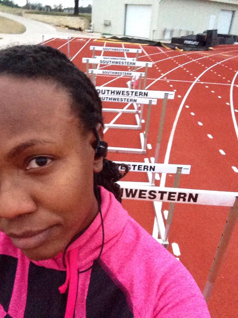 AsiaStormborn's tweet image. Them hurdles. Hate the drills. But the results will be worth it. #riseandgetit #masterstrack #tracklife