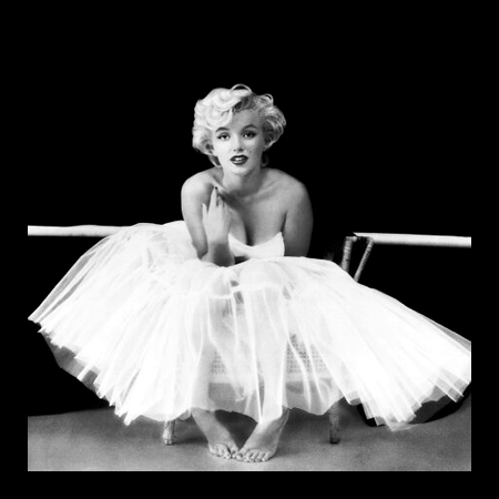 FashionAddress's tweet photo. Photography #Exhibition | #Horst: Photographer of #Style @V_and_A http://t.co/L2uxOljp8x #fashion #fashionphotography http://t.co/r93AwlriNR