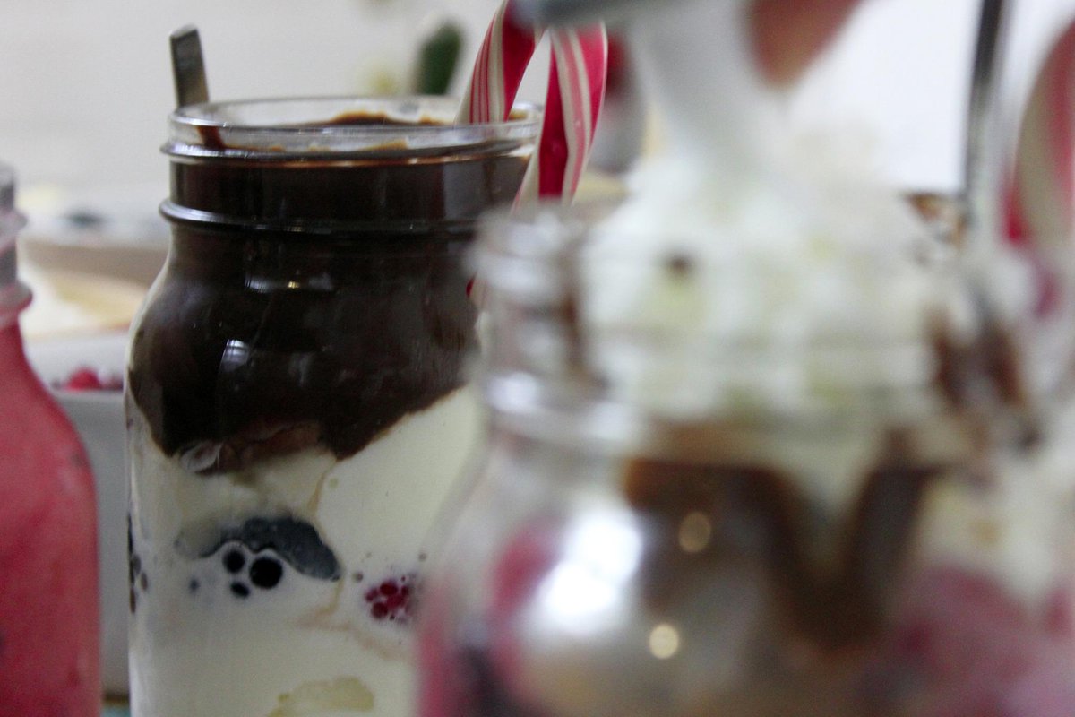 We photographed a Mason Jar Gelato Sundae Bar. Perfect for holiday festivities. Gallery: facebook.com/media/set/?set…