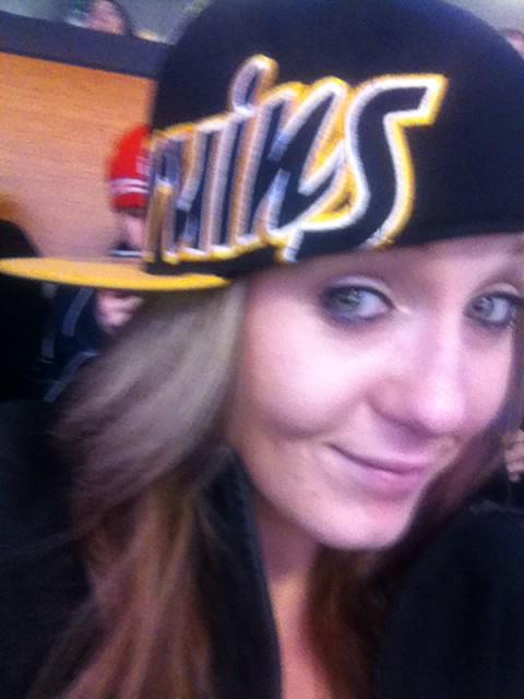 SkylaTae's tweet photo. High fives! @tdgarden #BehindTheB Sec143 👌 http://t.co/QeKW4yT3VT
