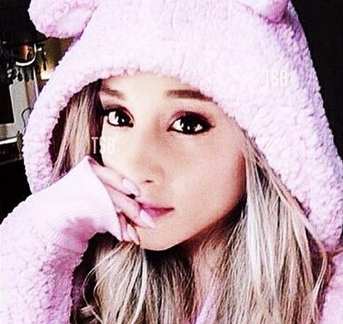 Skylaari's tweet photo. Night🙈 http://t.co/m6XeNC21vU