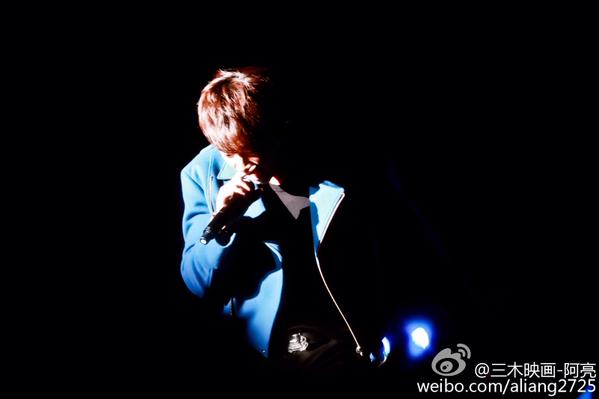 CloudUnite's tweet photo. #Rain Xiushan Lishui Oxygen Music Festival RT @terry0625 [직찍 3장] RAIN(비) 141220  ..._  멋진 비느님♥ (출처:三木映画-阿亮 weibo) http://t.co/5CQKcLQ4Yq