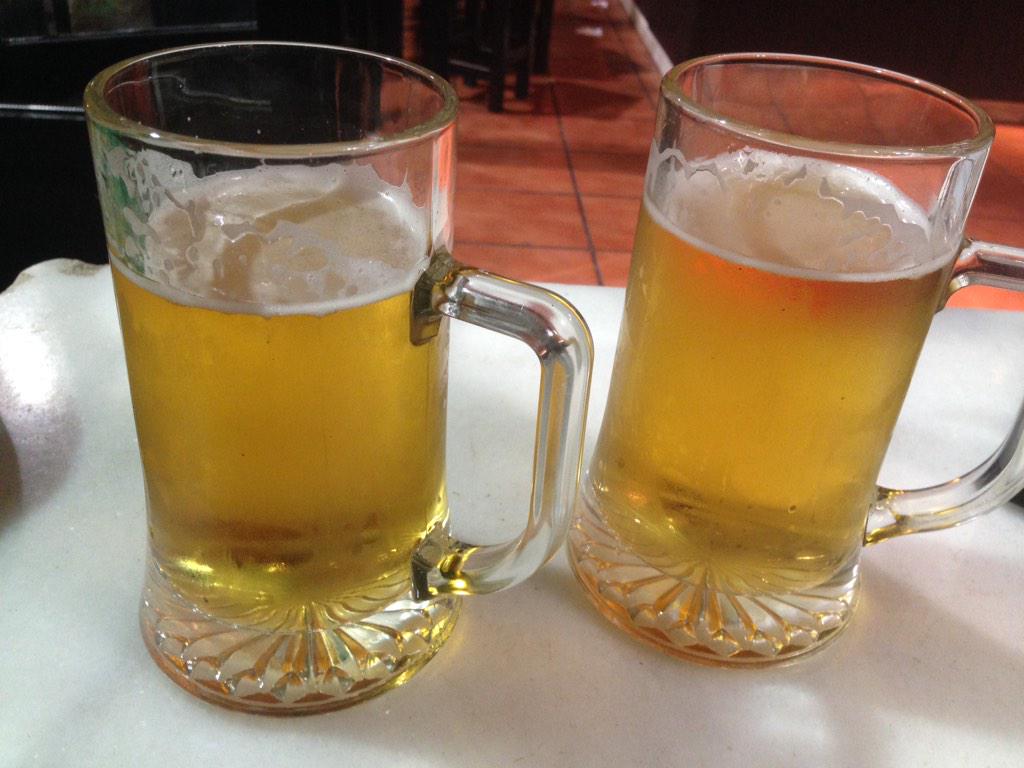 VickyPeez's tweet photo. Muy agustito y con la mejor compañía 😊😊 @Samuelee_  #sevilla http://t.co/2NcTWy92iq