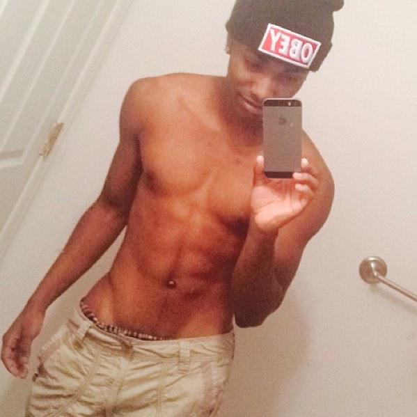 TreyvonJones_'s tweet photo. Hi I'm a tool. http://t.co/1OLx6B5twz