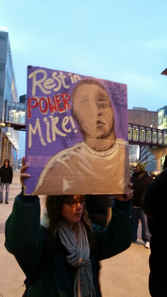 dlatchison011's tweet photo. #RestInPower #MikeBrown #TamirRice #Cleveland #Ferguson2Cleveland ✊❤ http://t.co/BAckfbxz5u