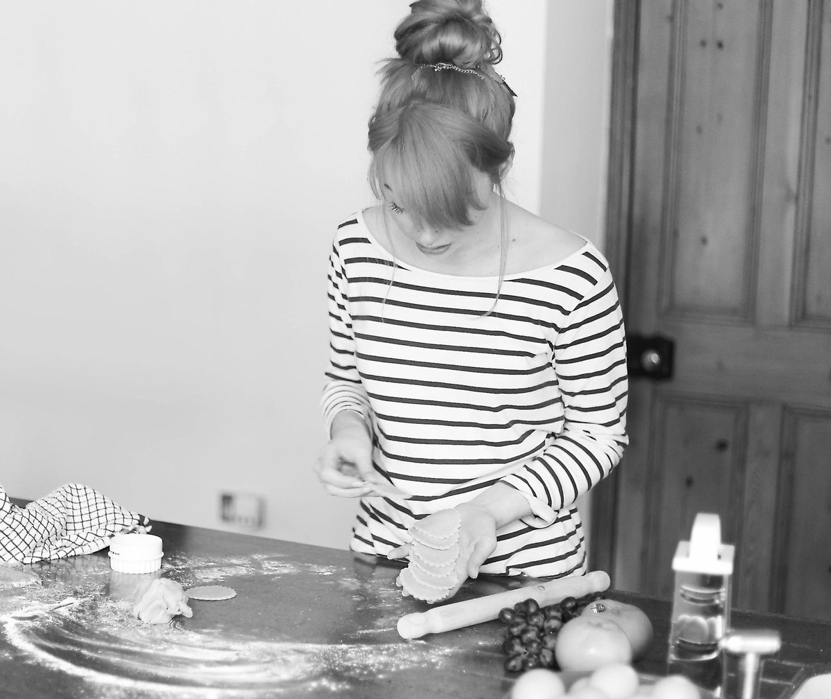 chocolate truffles chilling and shortbread in the oven...the kitchen smells good! #festivefeasts #ediblegifts