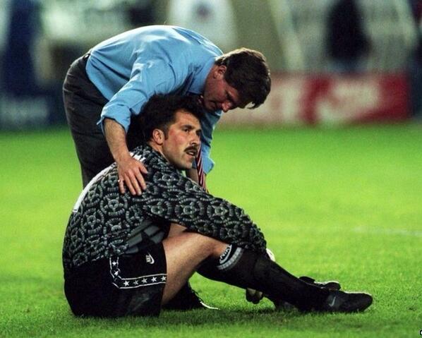 90sfootball's tweet photo. David Seaman after being lobbed by Zaragoza's Nayim, 1995. http://t.co/9Y9ougFtV4