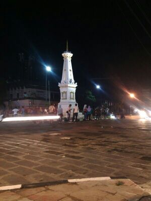 blusukanID's tweet photo. @PamelaAwe Malam di Jogja sungguh menyenangkan. #BerbagiLiburan http://t.co/1YI4i1QqrX