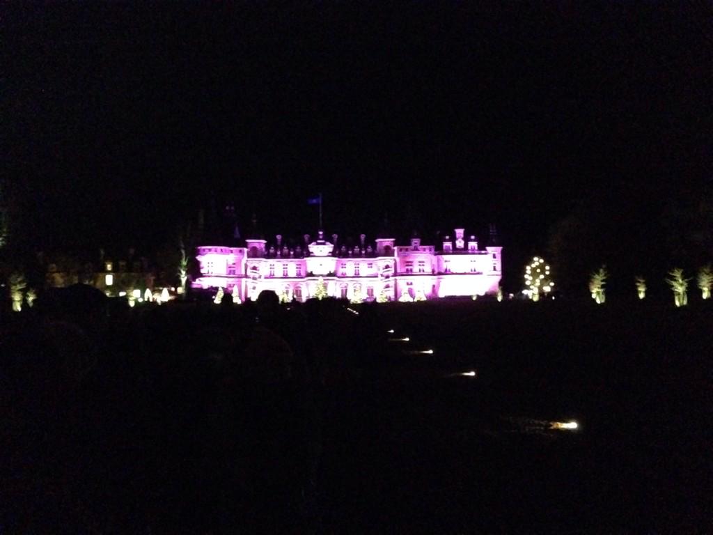 thenikkimackie's tweet photo. Amazing lights @waddesdonmanor  @AverageChris  @Duddley10 Great bit of colour spotting waiting for the bus :) http://t.co/h9QYvRoSan