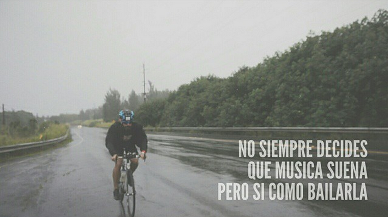 valentisanjuan's tweet photo. No siempre decides qué música suena, pero sí cómo bailarla http://t.co/iB3adlbKg4 http://t.co/xZ84IlUC1x