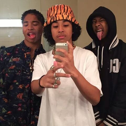 RocComeBack's tweet photo. This is mindless behavior...  without @Royal3R it won't be da same http://t.co/dSL0IFslmG