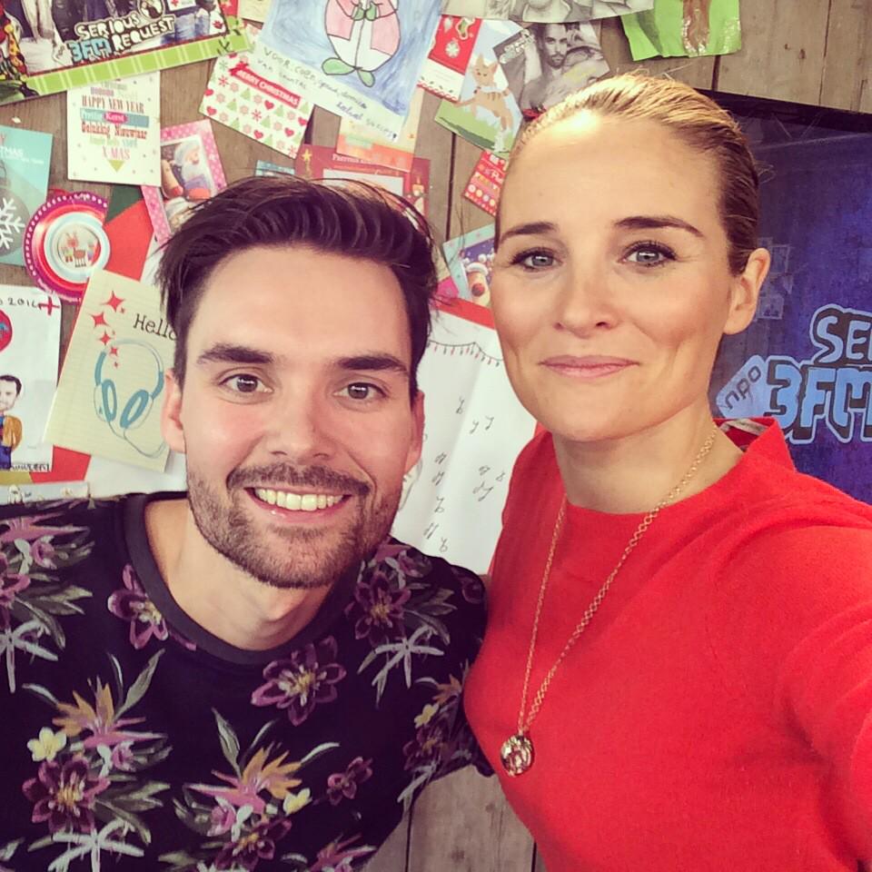 liekevanlexmond's tweet photo. Met @Domien in het #glazenhuis voor @SeriousRequest #veilingitem #backstage #liveshow @dancenowrtl handsoffourgirls http://t.co/2uVdLmwr1d