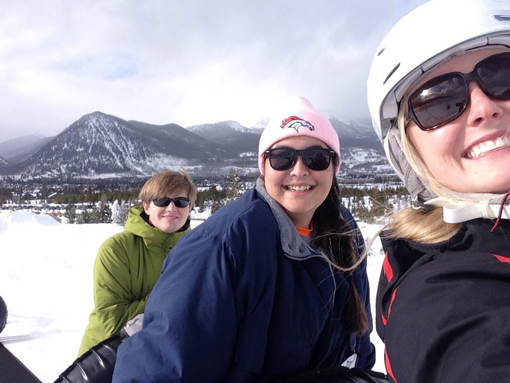 faith_piper's tweet photo. Yay for snow tubing!! @friscoadventures @coloradobound http://t.co/340ewra30I