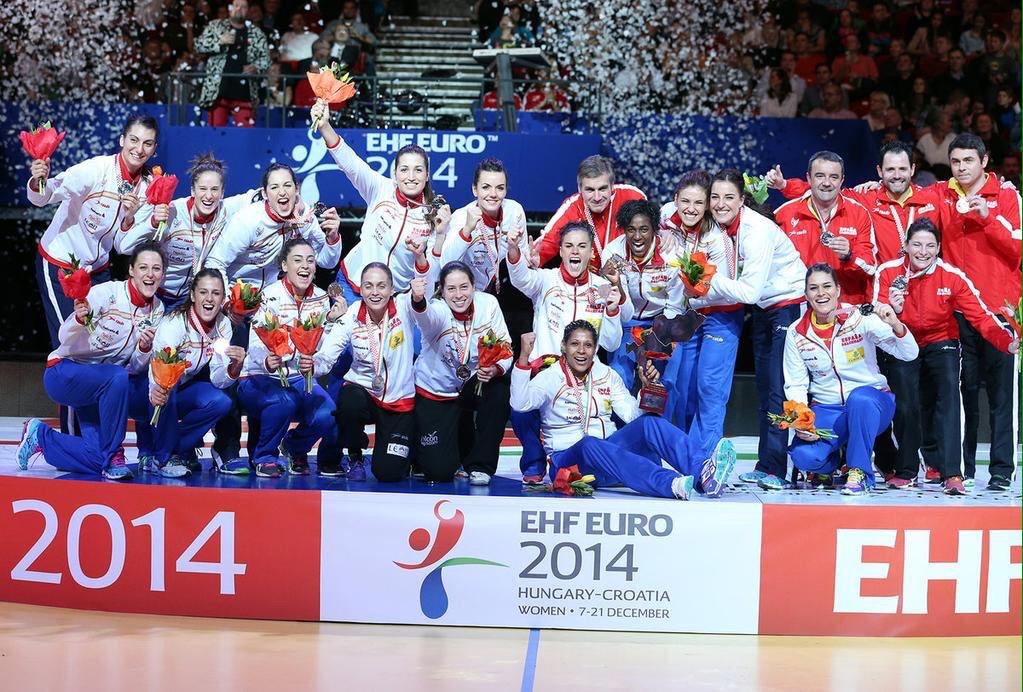 CBSanAdrian's tweet photo. Tenemos que dar las gracias a las #Guerreras por hacernos disfrutar y hacer visible el balonmano femenino http://t.co/eCTP8pw2kd