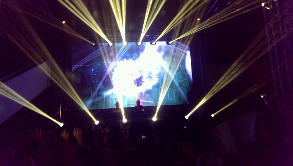 J_Overfield94's tweet photo. @aboveandbeyond @tonymcguinness @jonogrant Friday night 'I lost every part of myself' #grouptherapy #flyingtonewyork http://t.co/ChHdCsPVSj